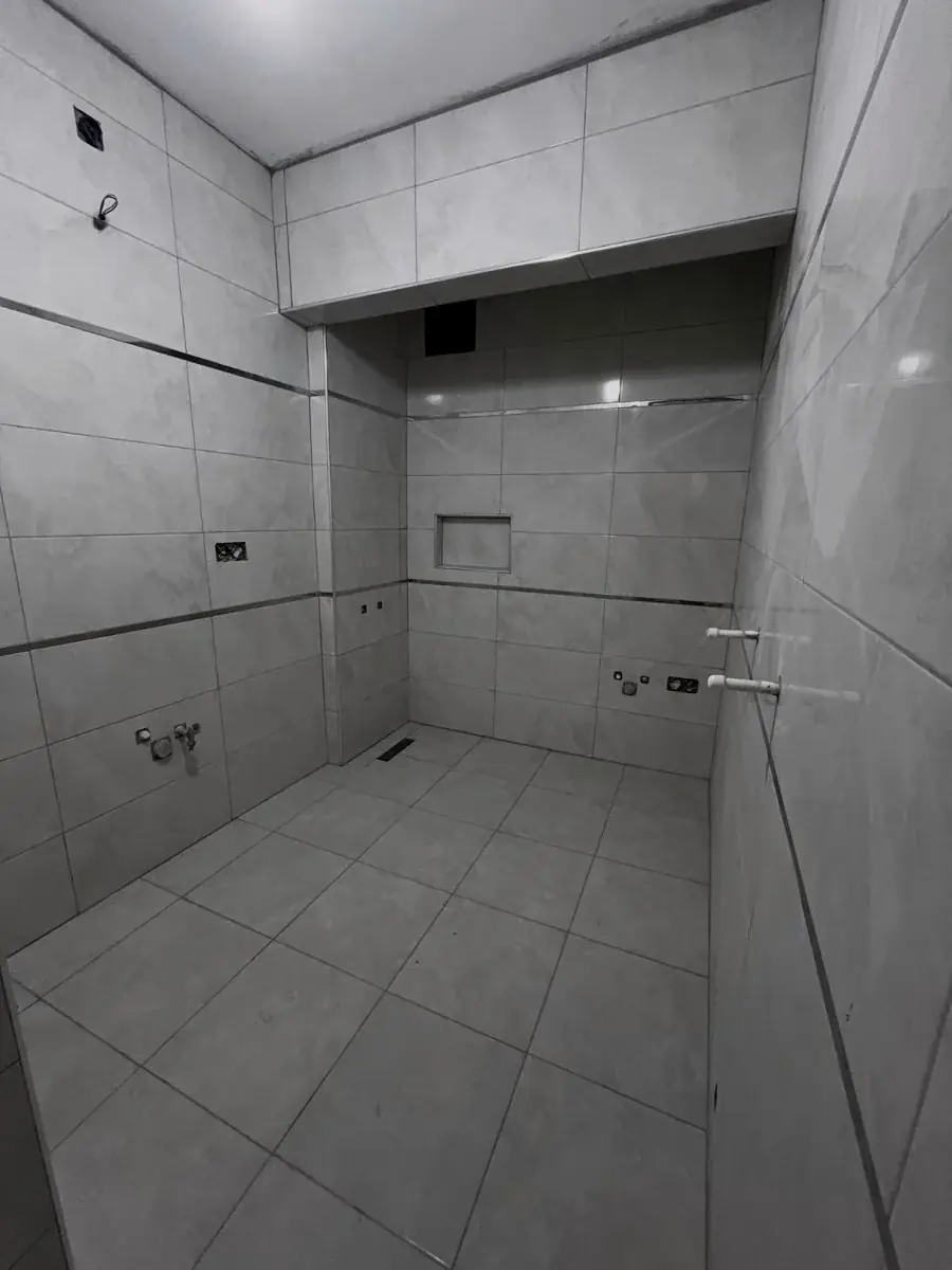 Banyo Gri Seramik Zemin ve Duvar